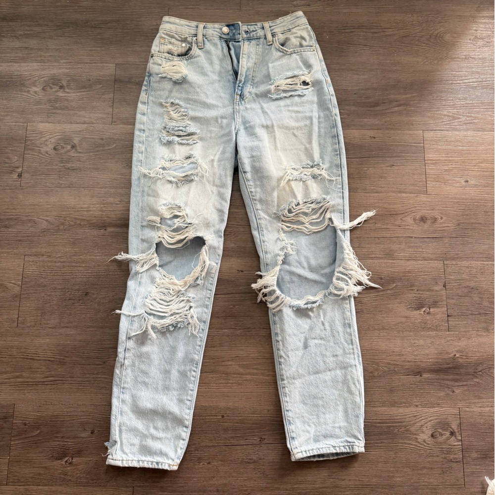 Short Mom Jeans Ultra High Waist 
H&M